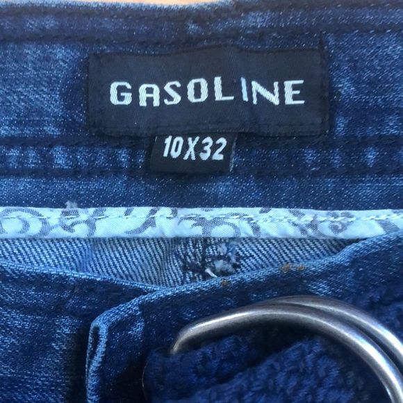 🔴 2 for $25 Gasoline jeans size 10/32 with belt straight leg - Picture 2 of 9
